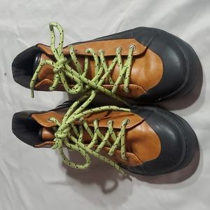 Old Navy all weather high tan, boys shoes.